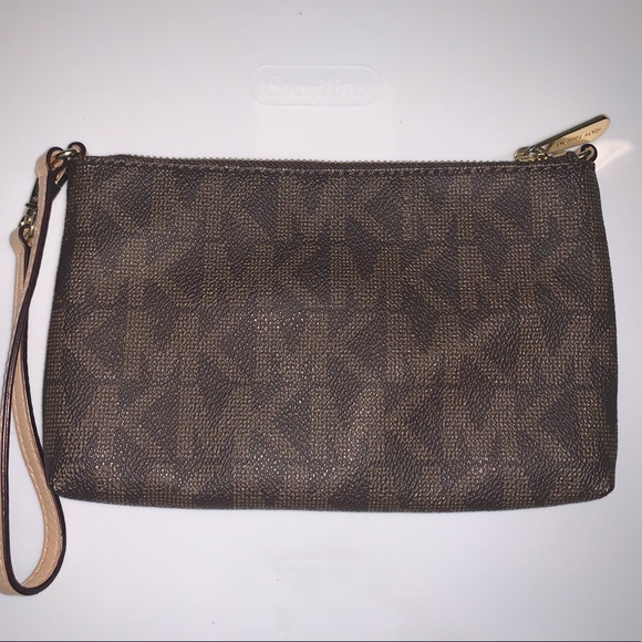 Michael Kors Wristlet - Picture 3 of 3